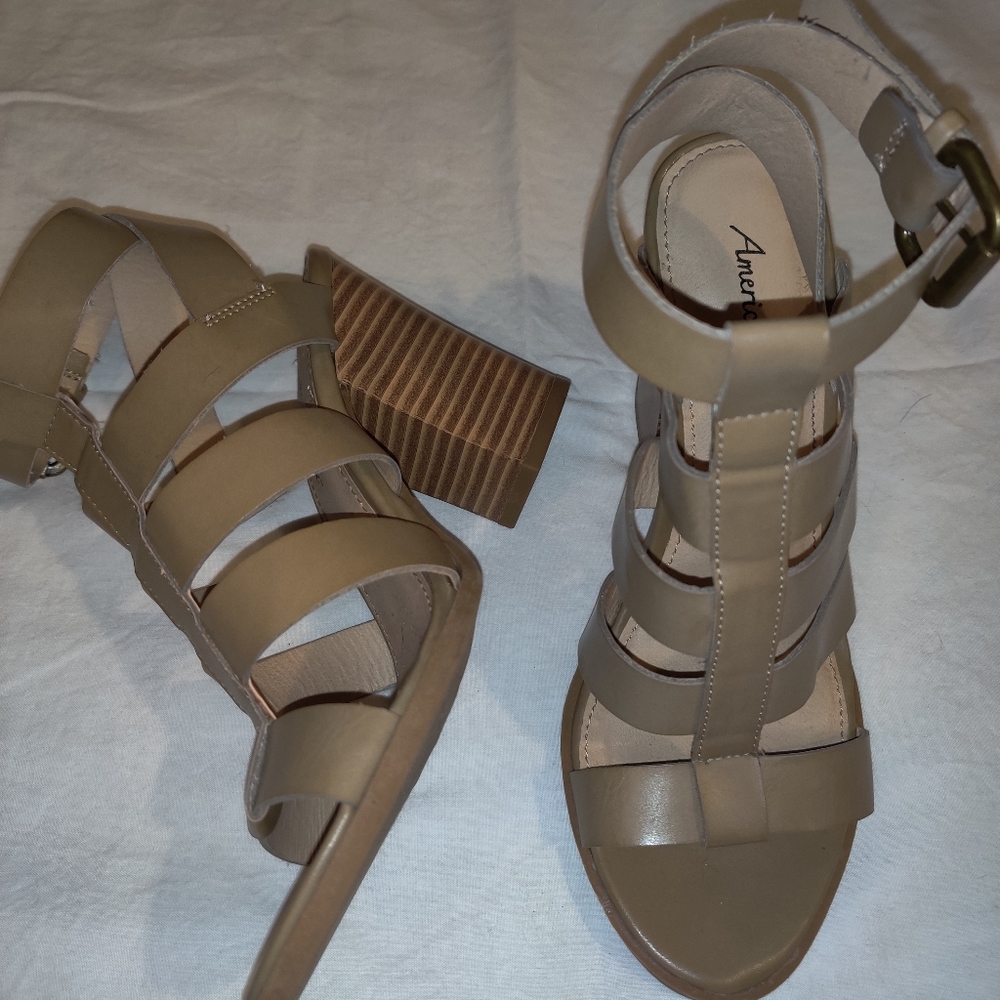Sandals - Picture 2 of 2